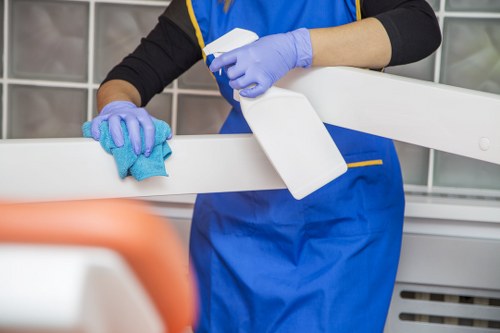Bathroom deep cleaning and limescale removal in Kentishtown